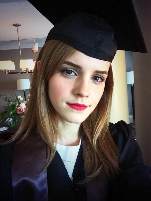 荷里活才女 Emma Watson 的畢業相衣著參考