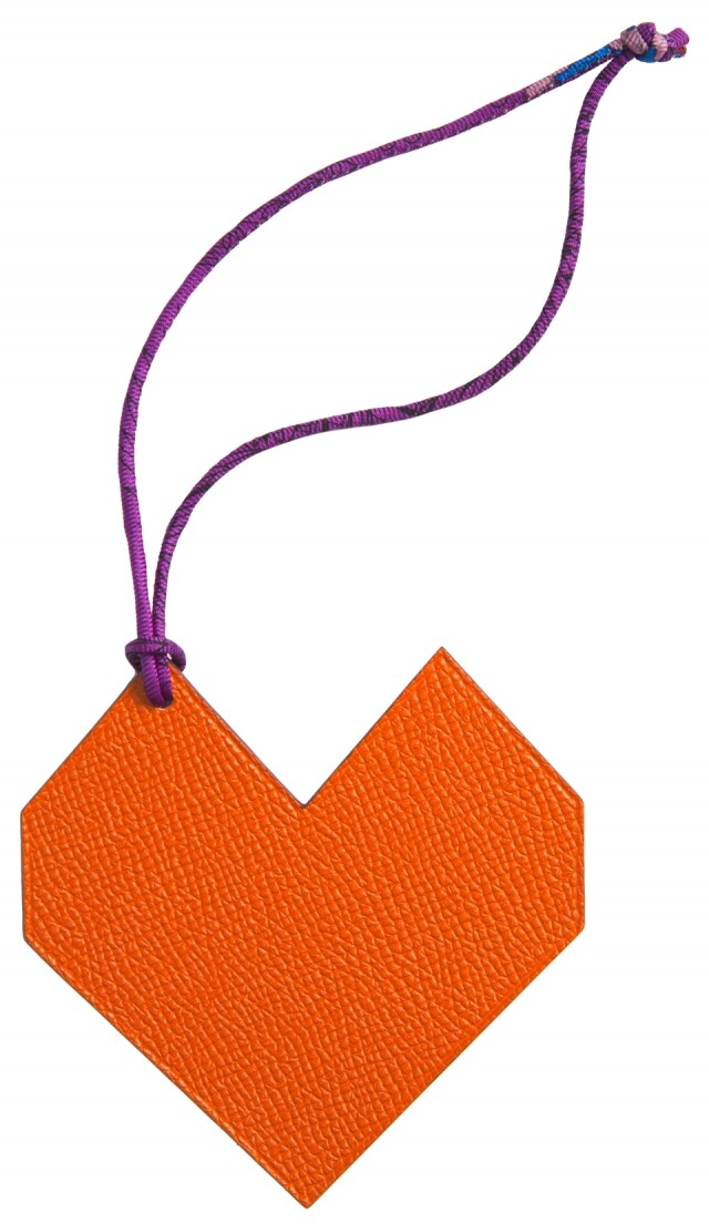 Hermès 心形吊飾帶幾何況味 Hermès 心形吊飾帶幾何況味