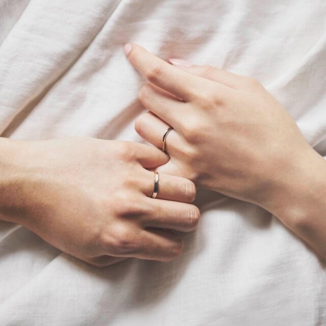 如何挑選一對完美的結婚對戒？教你根據手指形狀、膚色選擇最適合款式