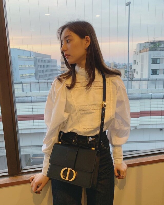 新木優子的白恤衫造型散發夢幻氣息 新木優子的白恤衫造型散發夢幻氣息