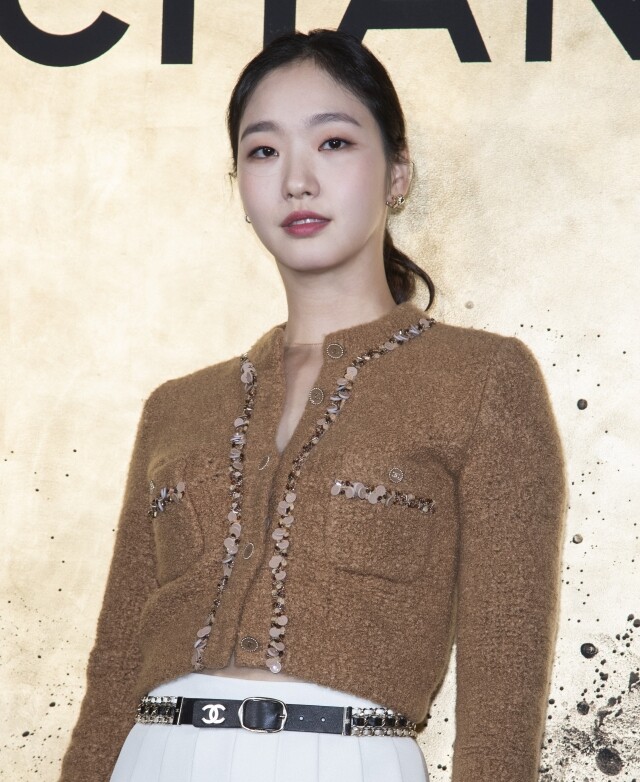 「鹽系女孩」金高銀穿著 Chanel 衣服出席活動 「鹽系女孩」金高銀穿著 Chanel 衣服出席活動