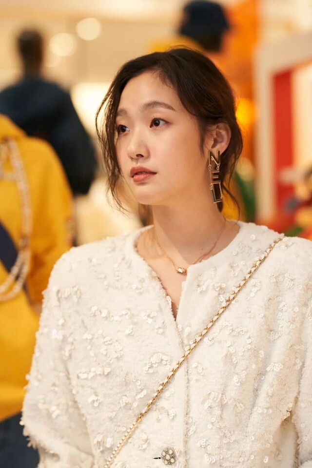 韓劇《小女子》開播收視高企！金高銀樣子平凡但穿搭滿分，更是 Chanel 的寵兒！