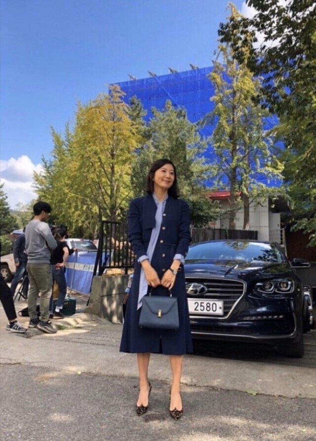 不只經典的 Roger Vivier 鞋愛穿,就連新任設計師 Gherardo Felloni 上場後推出的 I love Vivier 系列高跟鞋同樣捧場。 不只經典的 Roger Vivier 鞋愛穿,就連新任設計師 Gherardo Felloni 上場後推出的 I love Vivier 系列高跟鞋同樣捧場。