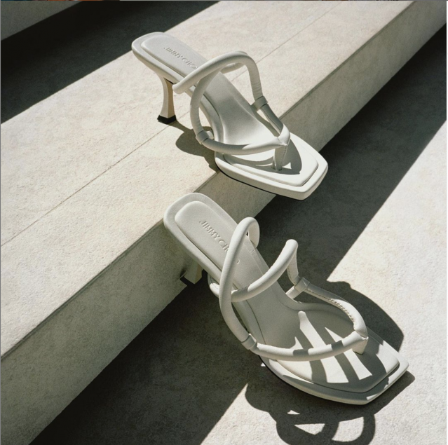 Jimmy Choo 白色搭帶矮跟涼鞋 $6,250 Jimmy Choo 白色搭帶矮跟涼鞋 $6,250