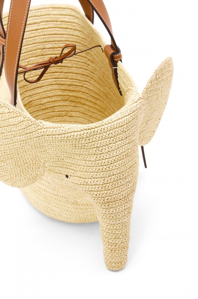 Loewe 小號藤織 Elephant Bag $7,350 Loewe 小號藤織 Elephant Bag $7,350