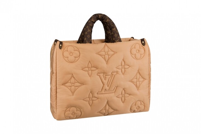 LV onthego 手挽袋沿用了經典 Monogram 設計 LV onthego 手挽袋沿用了經典 Monogram 設計