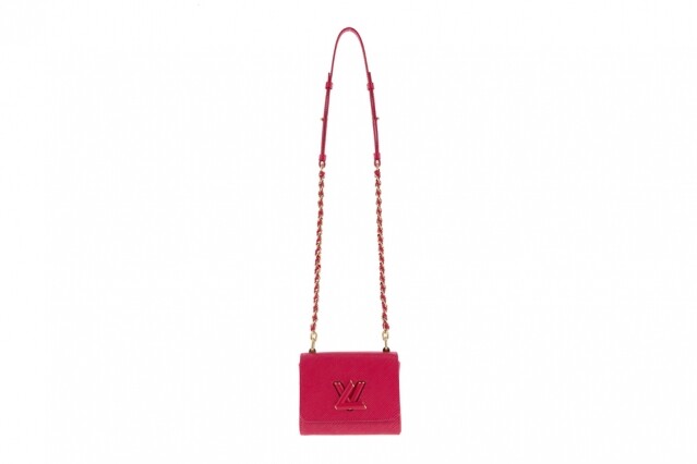 皮革鏈帶為 Louis Vuitton 人氣 Twist 手袋帶來優雅的一面。