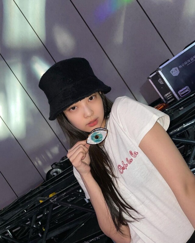 名牌帽穿搭:Blackpink Jennie 低調戴 Chanel 帽 名牌帽穿搭:Blackpink Jennie 低調戴 Chanel 帽