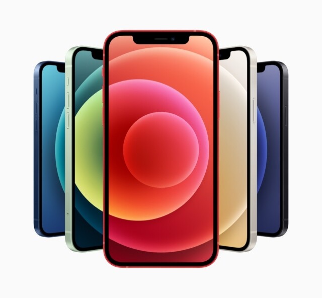 iPhone 12 mini 更是推出了一共 5 款顏色，當中薄荷綠色更是成為熱門之選，粉色設計加上 size 適中，更能迎合女士們的歡心。