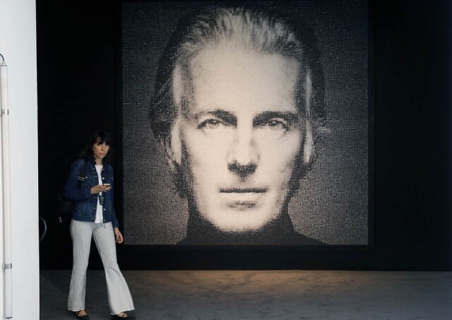 2018 年 Givenchy 創辦人Hubert de Givenchy 逝世,享年 91 歲。 2018 年 Givenchy 創辦人Hubert de Givenchy 逝世,享年 91 歲。