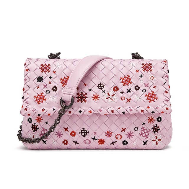 Bottega Veneta 2018 早春系列粉紅色織皮綴刺繡圖案手袋