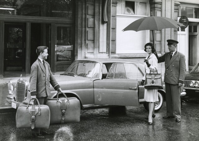 1960 年的 Delvaux 廣告都是重點介紹 Le Brillant 系列手袋。