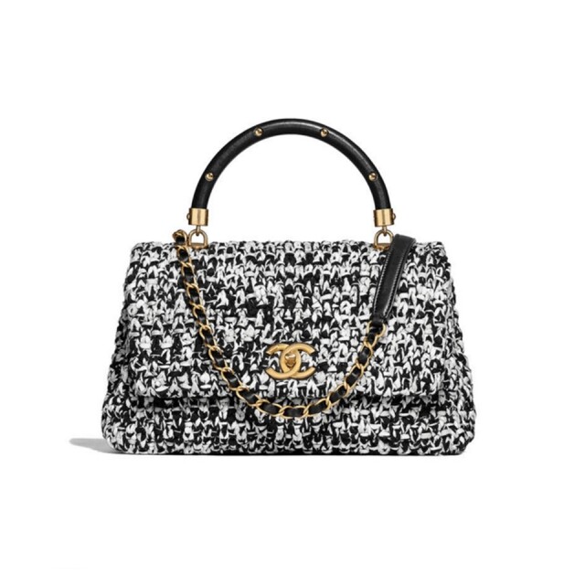 Chanel 2018 早春系列黑白色針織拼皮革手袋 $38,300 Chanel 2018 早春系列黑白色針織拼皮革手袋 $38,300