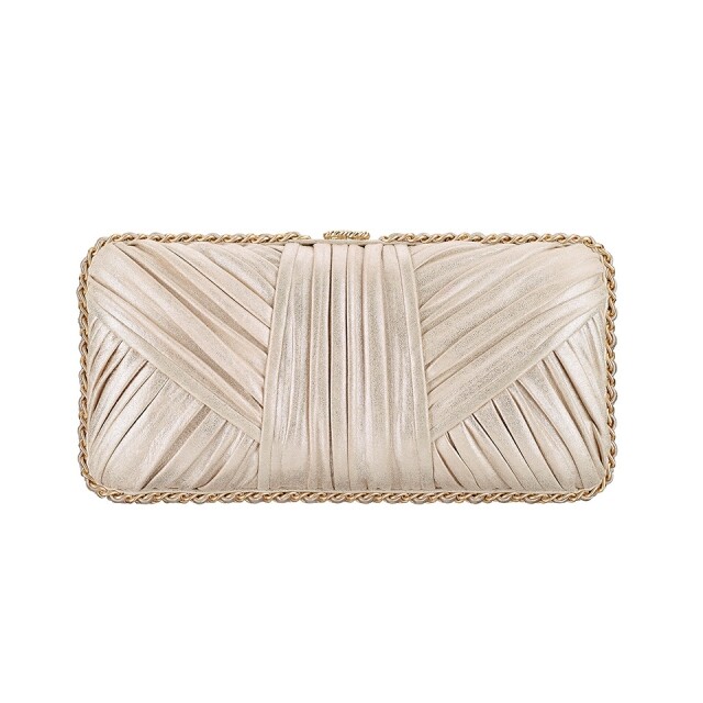Chanel 2018 早春系列米色手提包 $42,700 Chanel 2018 早春系列米色手提包 $42,700