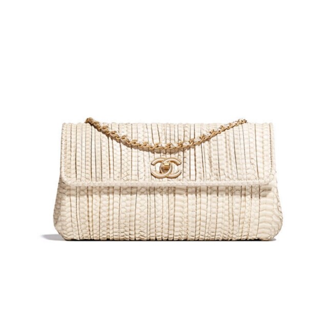 Chanel 2018 早春系列米色蛇皮手袋 $61,000