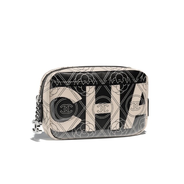 Chanel 2018 春夏系列黑白圖案側揹袋