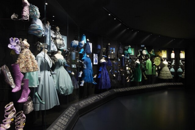 Dior 史上最大型時裝展《Christian Dior, Designer Of Dreams》