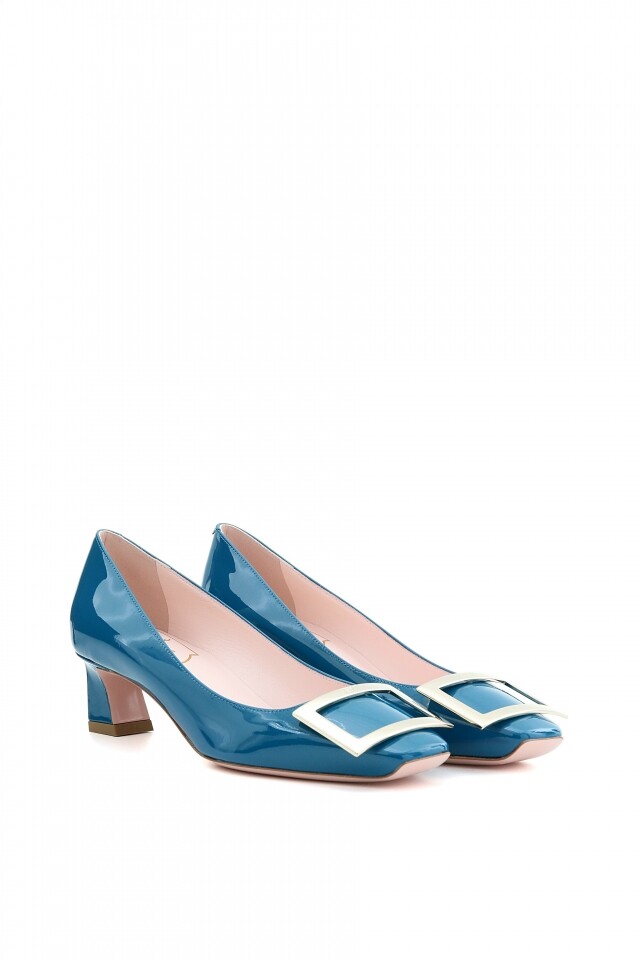 Roger Vivier 湖水藍色漆皮方頭鞋 ( 原價 : $6,400,折後價: $4,352) Roger Vivier 湖水藍色漆皮方頭鞋 ( 原價 : $6,400,折後價: $4,352)