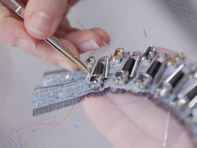 刺繡坊 Montex 於 1949 年創立,憑藉著不同的鈎針、縫紉機和以一針一線繡出華麗細緻的設計和圖案 刺繡坊 Montex 於 1949 年創立,憑藉著不同的鈎針、縫紉機和以一針一線繡出華麗細緻的設計和圖案