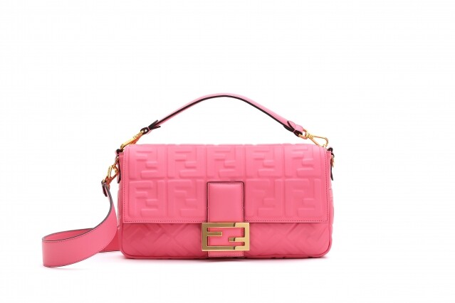 Fendi 粉紅色品牌標誌壓紋手袋（Large） 價錢 $25,200