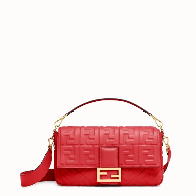 Fendi 紅色品牌標誌壓紋手袋(Large)價錢 $25,200 Fendi 紅色品牌標誌壓紋手袋(Large)價錢 $25,200