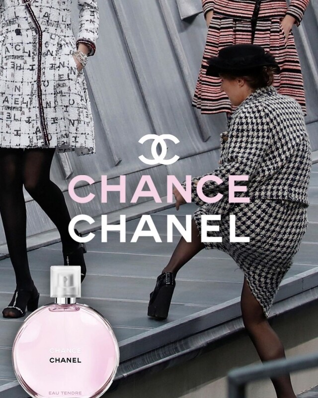 在最近的 Chanel's spring/summer '20 時裝秀，一名身穿黑白千鳥格的中年婦人突然衝上伸展台，成為全場焦點。Freddiemade 的「幕後主腦」 Freddie Smithson 把這個經典場面變成 Chanel 廣告，非常抵死。