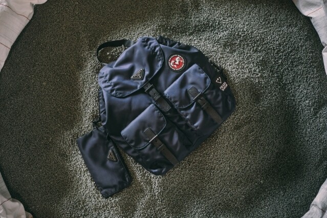 隨著時代轉變和世界變遷的步伐,Prada 推出了全新系列 Re-Nylon 隨著時代轉變和世界變遷的步伐,Prada 推出了全新系列 Re-Nylon