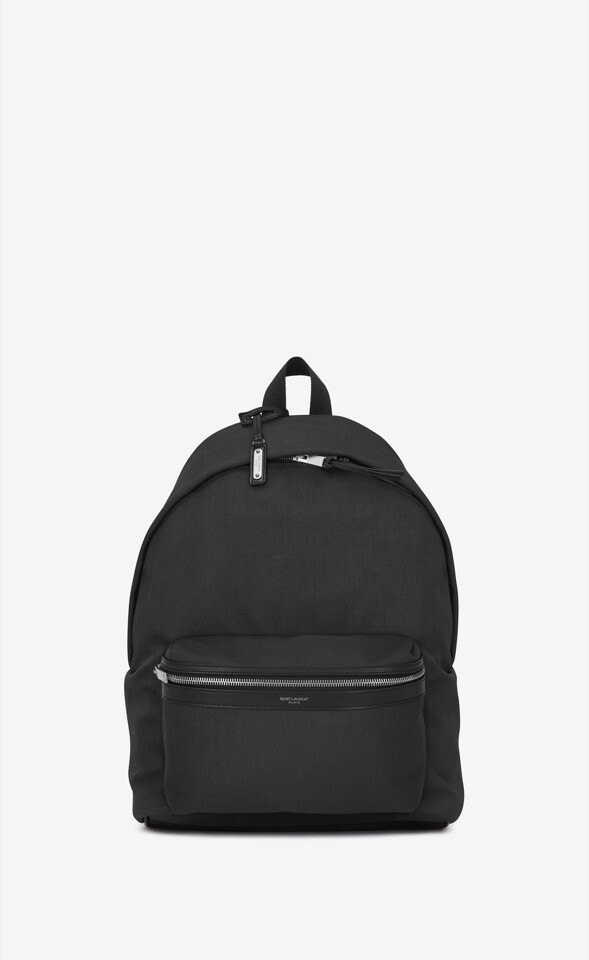 Saint Laurent City 系列背囊以淨色設計為主,簡約而具品味。 Saint Laurent City 系列背囊以淨色設計為主,簡約而具品味。
