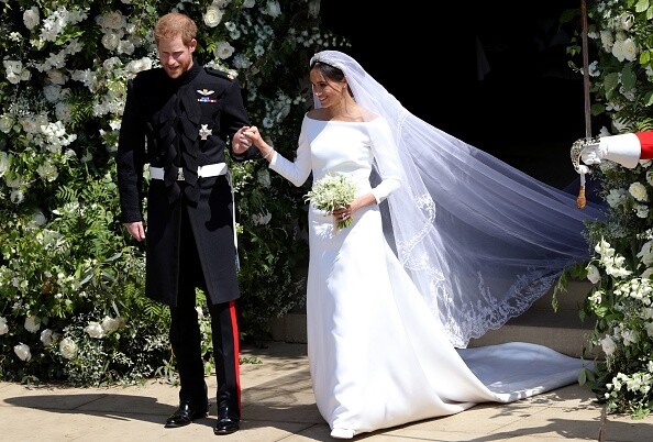 在哈里王子和梅根王妃的婚禮上，梅根便穿了由 Givenchy 設計的婚紗出嫁。