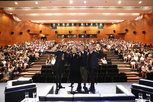 開幕禮後，HKDI 舉辦了一個名為《玩味‧時裝》的論壇，時長約 1 小時