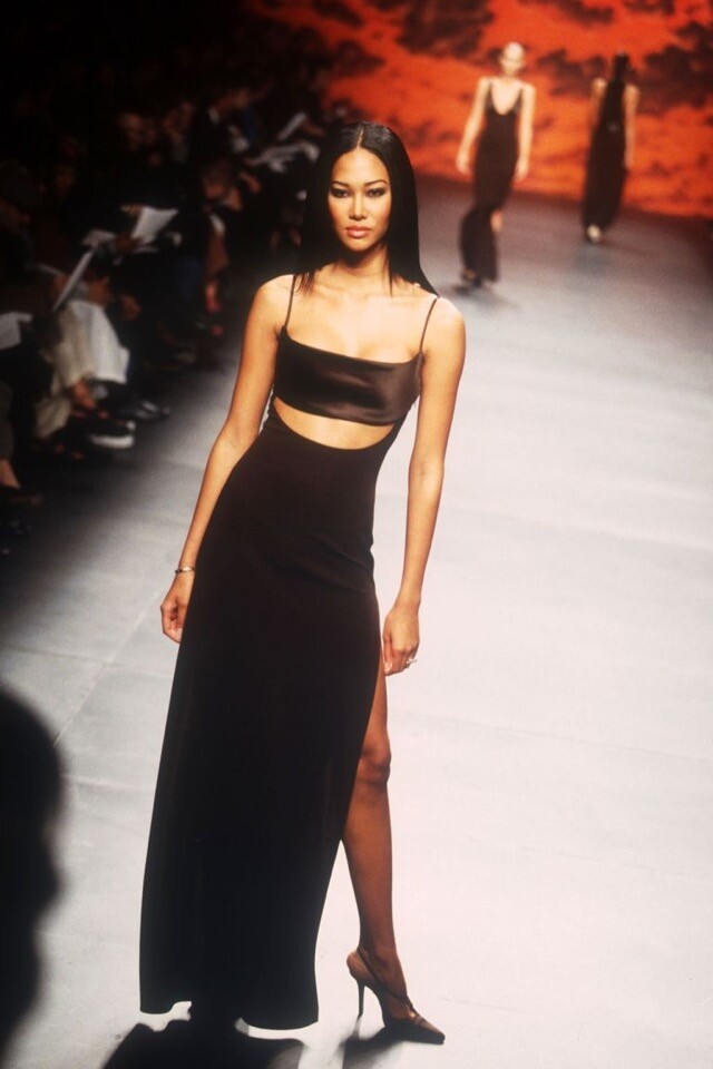Karl Lagerfeld 為 Simmons 獲得了奢侈時裝品牌 Chanel 的模特兒合約。
