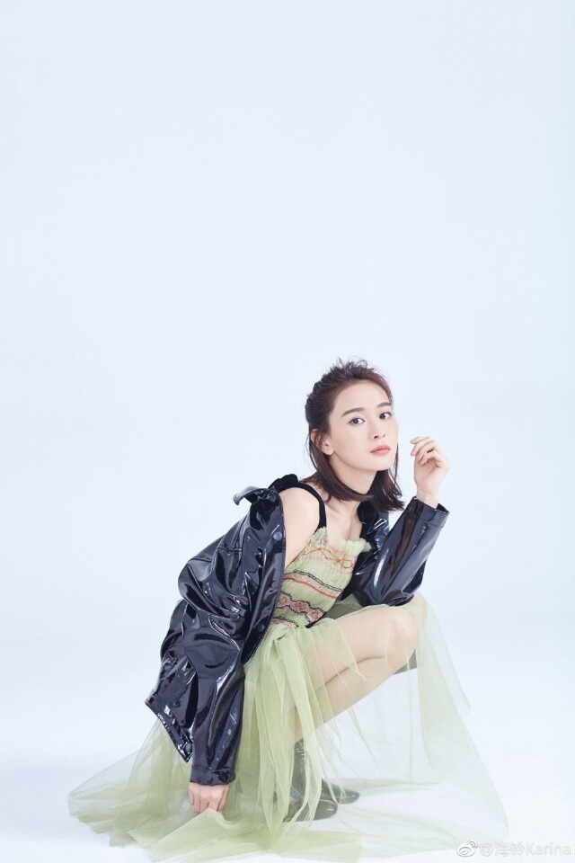 26 歲的海鈴是內地 90 後小花 26 歲的海鈴是內地 90 後小花