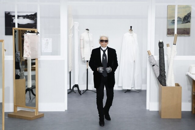 「Trendy is the last stage before tacky.」 「Trendy is the last stage before tacky.」