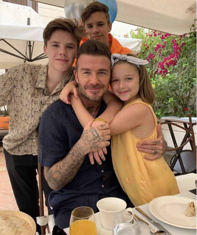 哥哥Brooklyn與弟弟Cruz 都有在Instagram 追縱她,看來Mia跟Romeo 的兄弟們相處得不錯。 哥哥Brooklyn與弟弟Cruz 都有在Instagram 追縱她,看來Mia跟Romeo 的兄弟們相處得不錯。