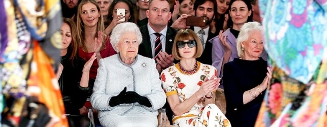 連英女皇亦曾是他時裝秀的座上客!到底 Richard Quinn 是誰? 連英女皇亦曾是他時裝秀的座上客!到底 Richard Quinn 是誰?