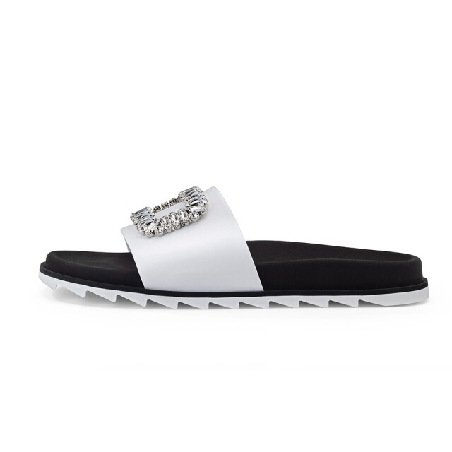 Roger Vivier 2018 春夏白色閃石方扣涼鞋 $10,300 Roger Vivier 2018 春夏白色閃石方扣涼鞋 $10,300