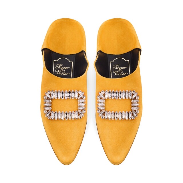 Roger Vivier 2018 春夏芥辣黃色麖皮綴閃石方扣平底鞋 $11,400 Roger Vivier 2018 春夏芥辣黃色麖皮綴閃石方扣平底鞋 $11,400