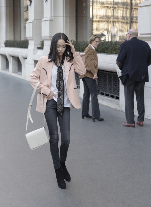 SAINT LAURENT MONOGRAM 花押字壓印!全新麂皮手袋散發復古韻味 SAINT LAURENT MONOGRAM 花押字壓印!全新麂皮手袋散發復古韻味