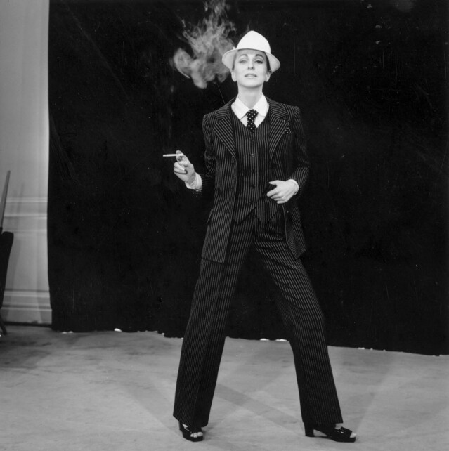 當 Saint Laurent 先生於 1966 年推出 Le Smoking 女士西裝