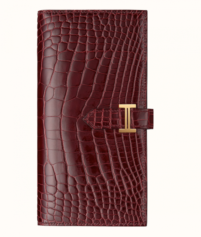 Hermes Bearn 系列銀包雖是長銀包款式,但尺寸還是適中,6.9" 長 x 3.5" 高 x 0.2" 深 Hermes Bearn 系列銀包雖是長銀包款式,但尺寸還是適中,6.9" 長 x 3.5" 高 x 0.2" 深