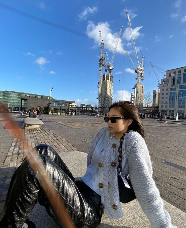 Nieeh 韓國大熱手袋服裝品牌,疑似是 Blackpink 成員 Jennie 創立的?網紅 IG 漏風聲! Nieeh 韓國大熱手袋服裝品牌,疑似是 Blackpink 成員 Jennie 創立的?網紅 IG 漏風聲!