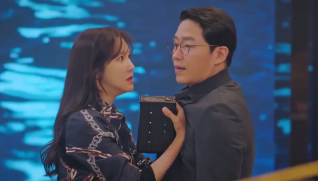 《Penthouse上流戰爭 3》名牌手袋 6:Louis Vuitton Petite Malle 手袋 《Penthouse上流戰爭 3》名牌手袋 6:Louis Vuitton Petite Malle 手袋
