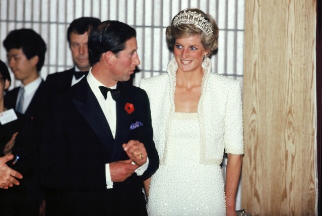 1989 年戴安娜王妃隨查理斯王子到訪香港