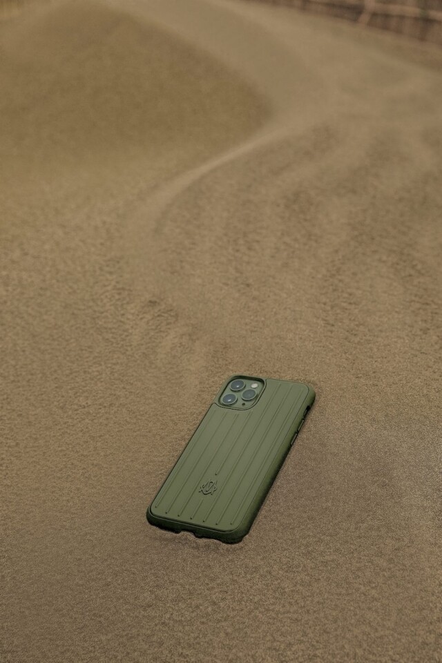 Rimowa Essential 系列 Cactus （墨綠色）聚碳酸酯 iPhone 保護殼