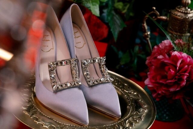 Roger Vivier Broche Vivier 系列高跟鞋 $11,400 Roger Vivier Broche Vivier 系列高跟鞋 $11,400