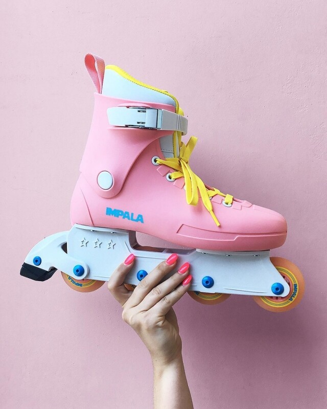 1.雙排 (roller skate)及單排 (roller blade)滾軸溜冰鞋有甚麼分別？