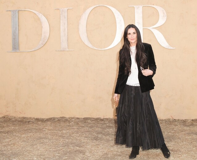 星級 front row 一場 fashion show 邀請 A-list 明星坐 front row 已是慣例，Dior 2018 早春系列有跟 Dior 一向好友關係的 Rihanna、法國電影女星 Julie Delpy、水原希子、 Miranda Kerr 到 Charlize Theron 都應邀出席。