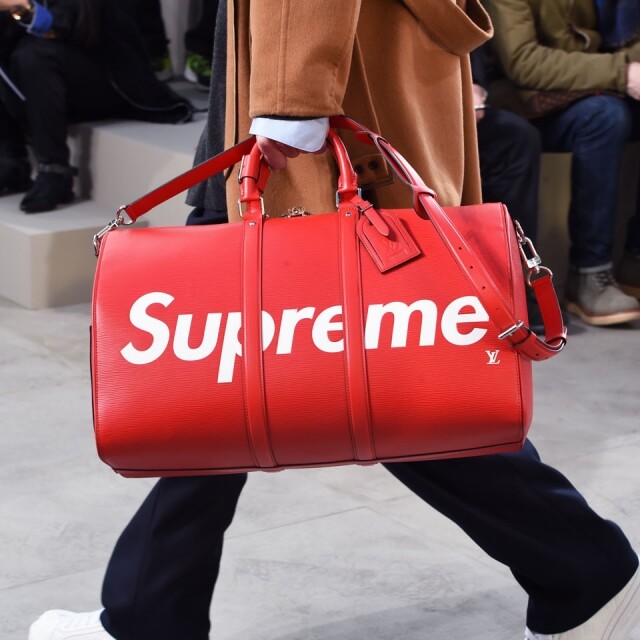 旅行箱或是旅行袋是 Louis Vuitton 的拿手好戲，聯名合作怎會沒有。