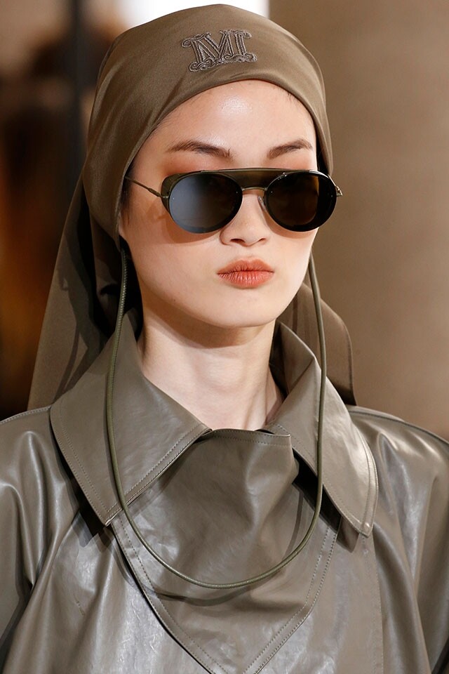 頭巾造型加上太陽眼鏡切合 Max Mara 2019 春夏的女戰士靈感。
