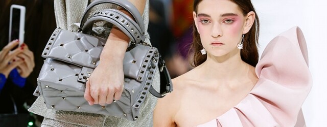 VALENTINO 2018 春夏:仙女的奔月之旅 VALENTINO 2018 春夏:仙女的奔月之旅